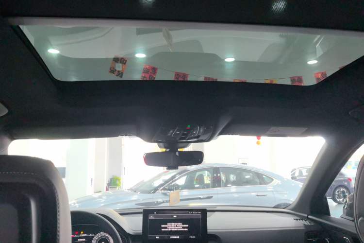 Used Audi Q5L 2024 40 TFSI Luxury Dynamic Edition Headliner