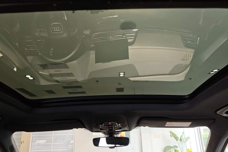 Used Audi Q5L 2024 45 TFSI Luxury Dynamic Model Headliner