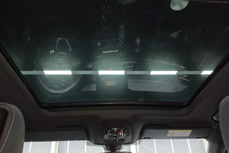 Used Audi Q5L 2024 40 TFSI Luxury Dynamic Edition Headliner
