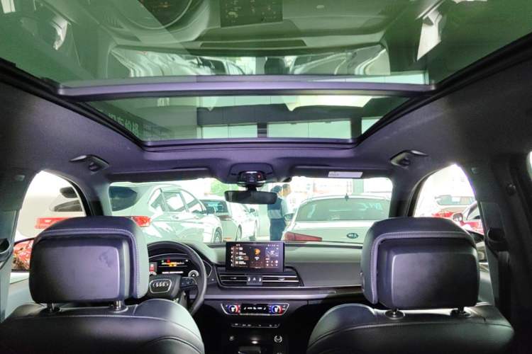 Used Audi Q5L 2024 40 TFSI Luxury Dynamic Edition Headliner