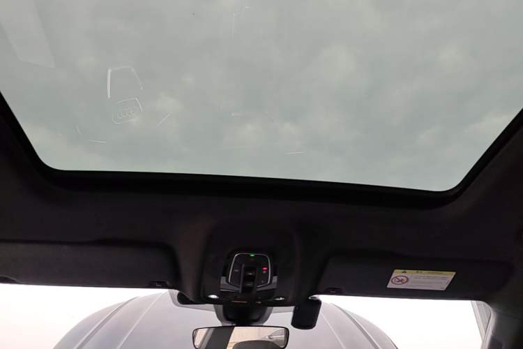 Used Audi Q5L 2024 45 TFSI Luxury Dynamic Model Headliner