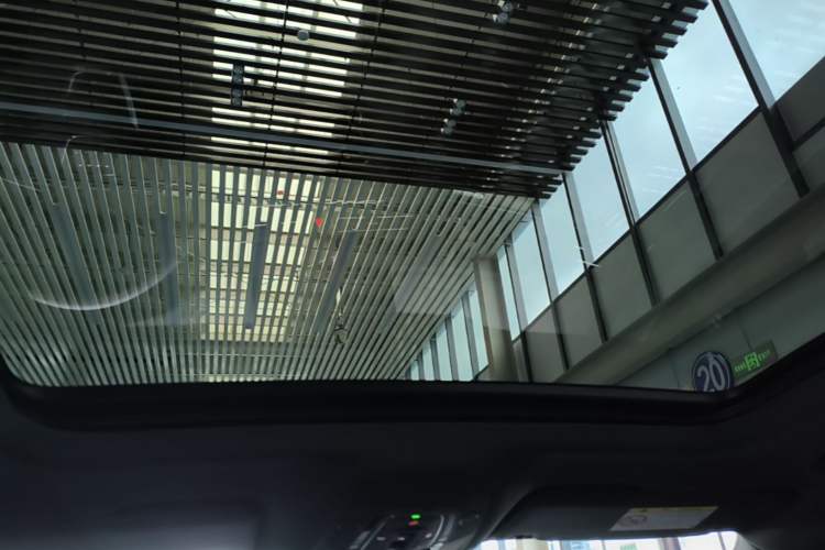 Used Audi Q5L 2024 45 TFSI Luxury Dynamic Model Headliner