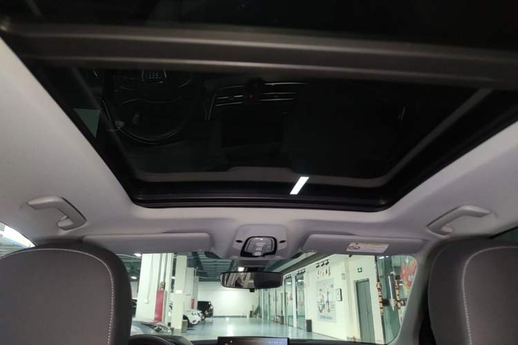 Used Audi Q5L 2024 40 TFSI Fashion Dynamic Model Headliner