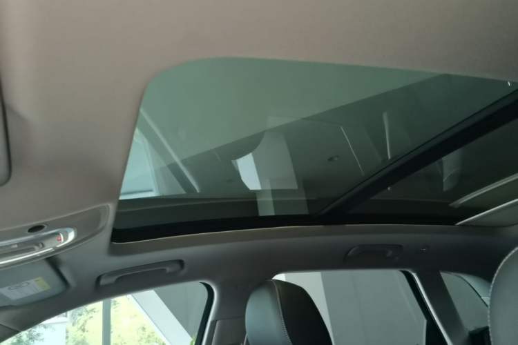 Used Audi Q5L 2024 40 TFSI Fashion Dynamic Model Headliner