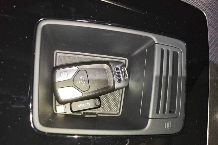 Used Audi Q5L 2024 40 TFSI Luxury Dynamic Edition Interior 1