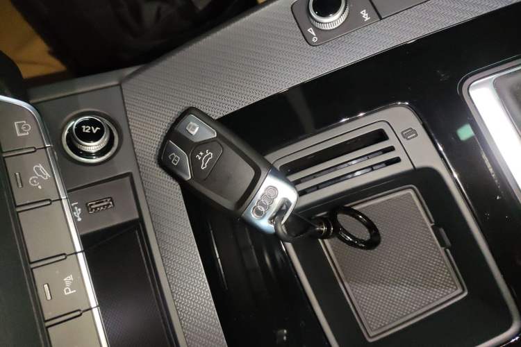 Used Audi Q5L 2024 40 TFSI Luxury Dynamic Edition Interior 1