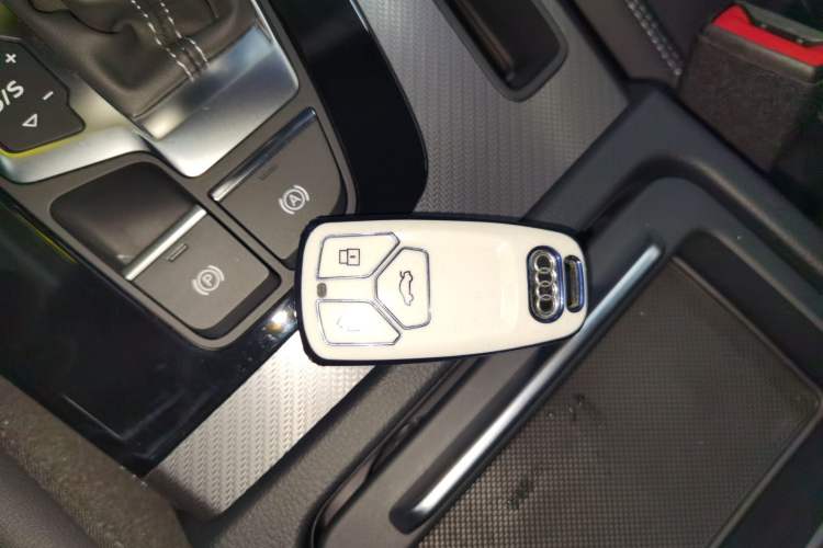Used Audi Q5L 2024 40 TFSI Luxury Dynamic Edition Interior 1