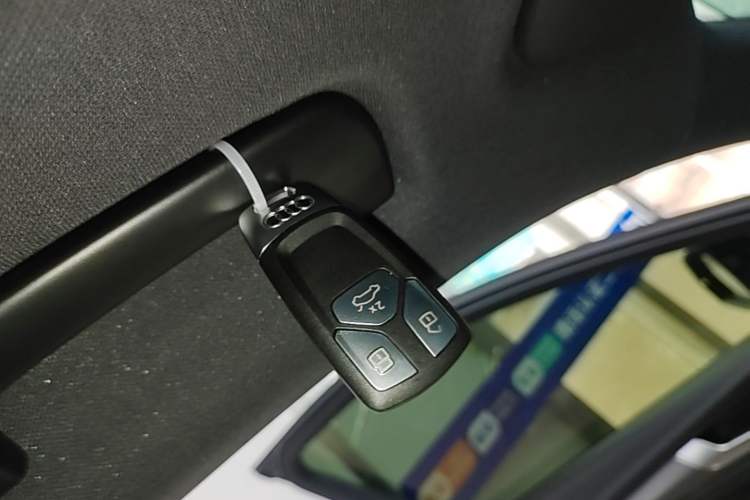Used Audi Q5L 2024 40 TFSI Luxury Dynamic Edition Interior 1