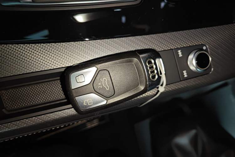 Used Audi Q5L 2024 40 TFSI Luxury Dynamic Edition Interior 1