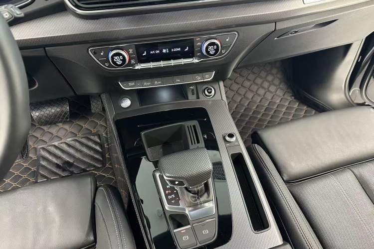 Used Audi Q5L 2024 40 TFSI Fashion Dynamic Model Interior 12