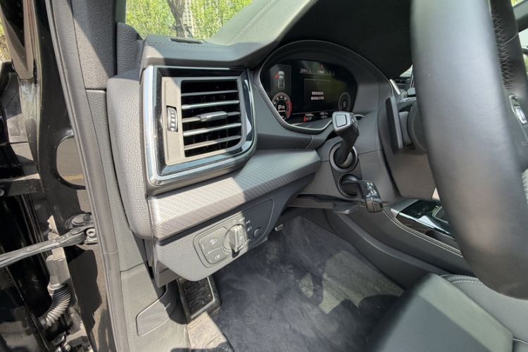 Used Audi Q5L 2024 40 TFSI Luxury Dynamic Edition Interior 13