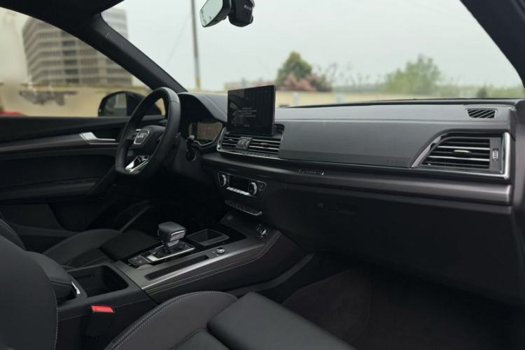 Used Audi Q5L 2024 45 TFSI Luxury Dynamic Model Interior 2