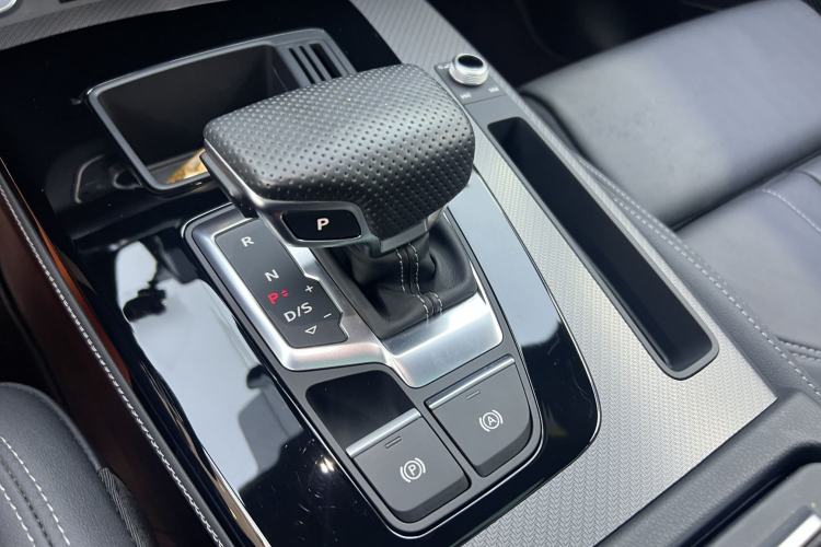 Used Audi Q5L 2024 45 TFSI Luxury Dynamic Model Interior 4