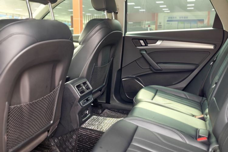Used Audi Q5L 2024 40 TFSI Fashion Dynamic Model Interior 4
