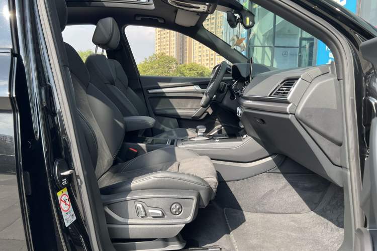 Used Audi Q5L 2024 40 TFSI Luxury Dynamic Edition Interior 4