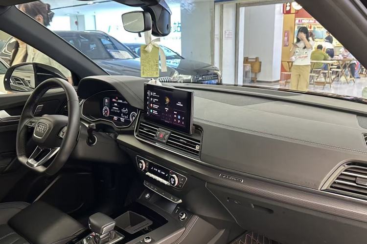Used Audi Q5L 2024 40 TFSI Fashion Dynamic Model Interior 5