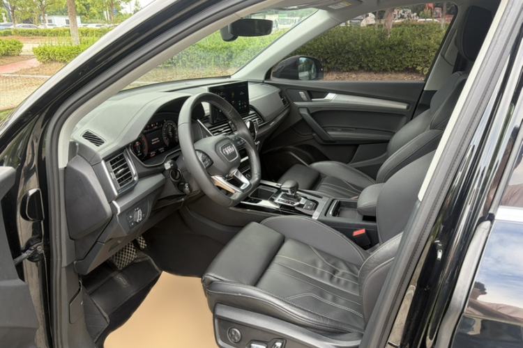 Used Audi Q5L 2024 40 TFSI Fashion Dynamic Model Interior 5
