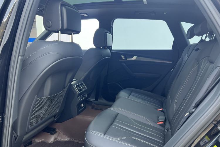 Used Audi Q5L 2024 45 TFSI Luxury Dynamic Model Interior 6