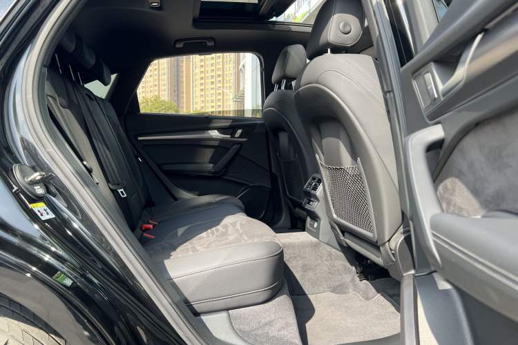 Used Audi Q5L 2024 40 TFSI Luxury Dynamic Edition Interior 6