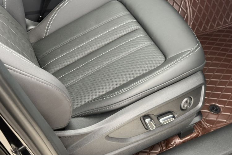Used Audi Q5L 2024 40 TFSI Luxury Prestige Edition Interior 6