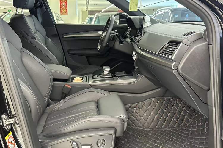 Used Audi Q5L 2024 40 TFSI Fashion Dynamic Model Interior 7