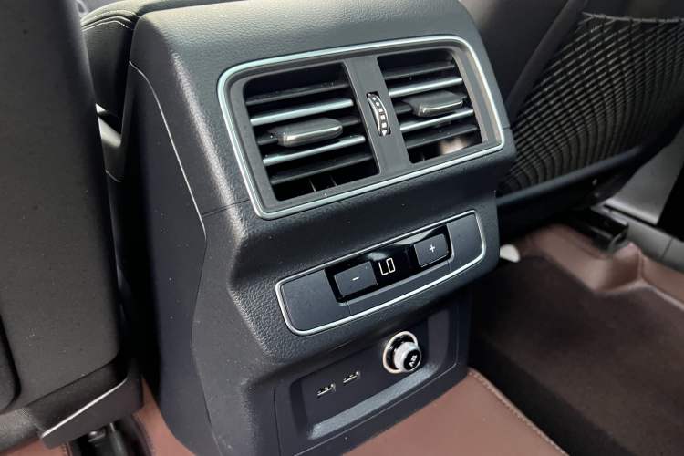 Used Audi Q5L 2024 45 TFSI Luxury Dynamic Model Interior 9