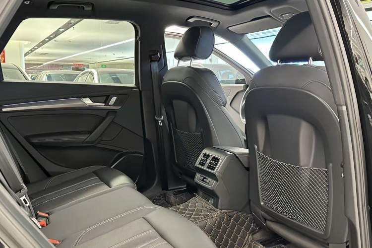 Used Audi Q5L 2024 40 TFSI Fashion Dynamic Model Interior 9
