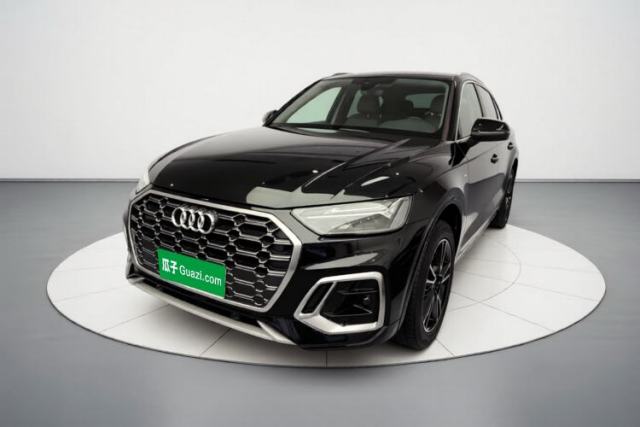 Ojetý Audi Q5L 2024 40 TFSI Fashion Dynamic Model