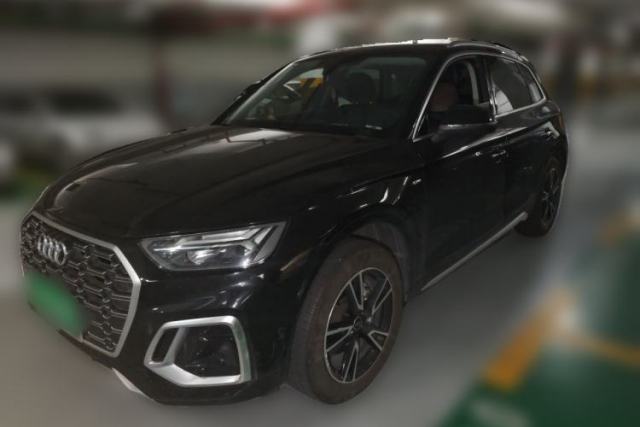 Audi Q5L 2024 40 TFSI Fashion Dynamic Model مستعملة