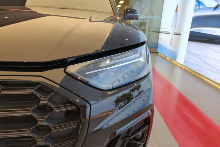 Used Audi Q5L 2024 40 TFSI Luxury Dynamic Edition Left Front Headlight