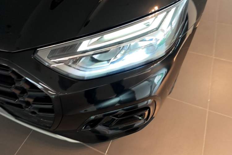 Used Audi Q5L 2024 40 TFSI Luxury Dynamic Edition Left Front Headlight