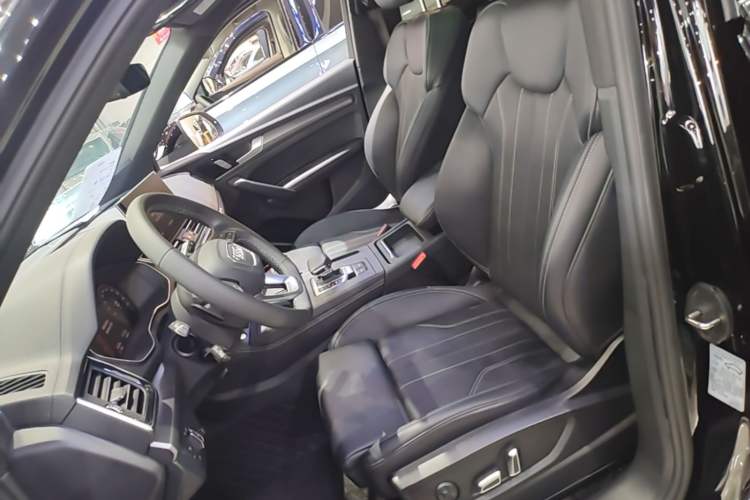 Used Audi Q5L 2024 40 TFSI Luxury Dynamic Edition Left Front Seat