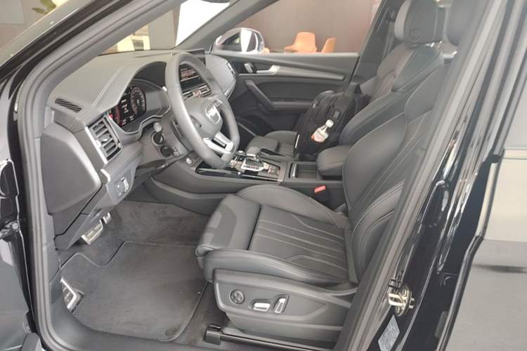 Used Audi Q5L 2024 40 TFSI Luxury Dynamic Edition Left Front Seat