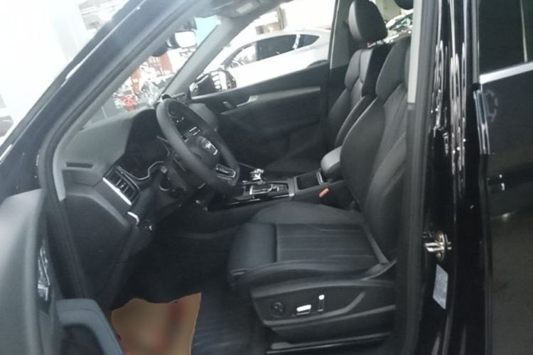 Used Audi Q5L 2024 40 TFSI Fashion Dynamic Model Left Front Seat