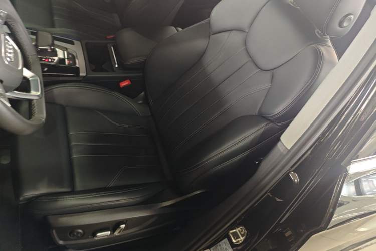Used Audi Q5L 2024 40 TFSI Fashion Dynamic Model Left Front Seat