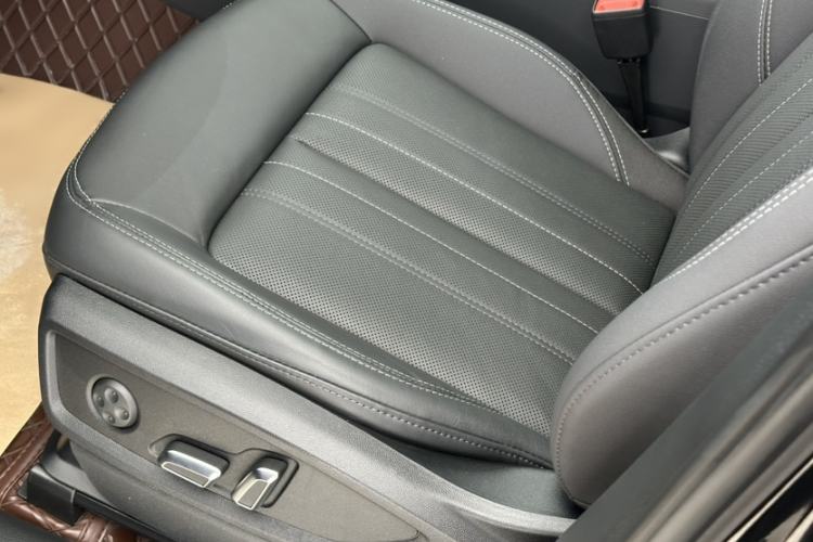 Used Audi Q5L 2024 40 TFSI Luxury Prestige Edition Left Front Seat