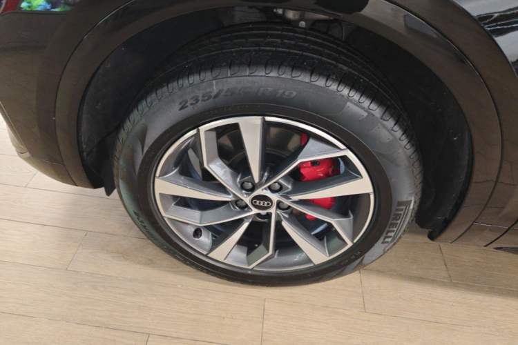 Used Audi Q5L 2024 40 TFSI Fashion Dynamic Model Left Front Wheel Hub