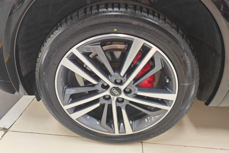 Used Audi Q5L 2024 40 TFSI Luxury Dynamic Edition Left Front Wheel Hub