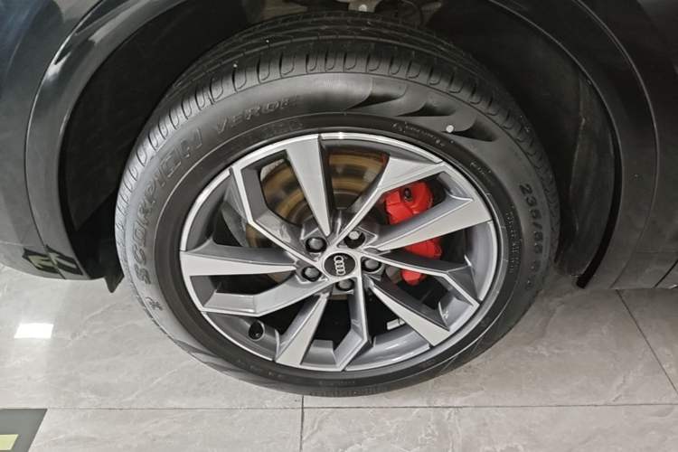Used Audi Q5L 2024 40 TFSI Luxury Dynamic Edition Left Front Wheel Hub