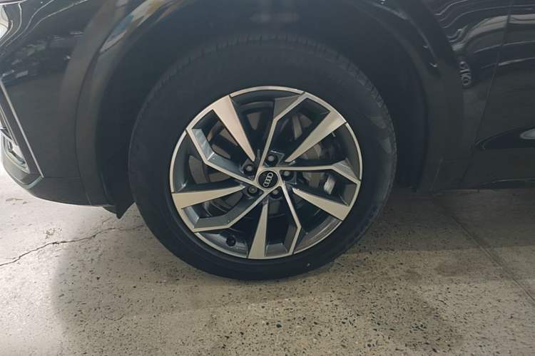 Used Audi Q5L 2024 40 TFSI Luxury Dynamic Edition Left Front Wheel Hub