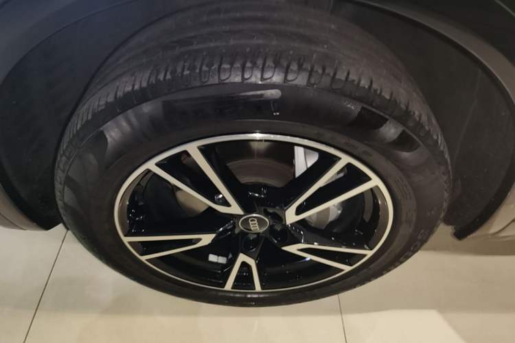 Used Audi Q5L 2024 40 TFSI Fashion Dynamic Model Left Front Wheel Hub
