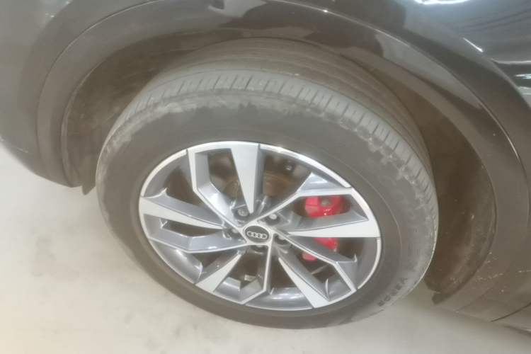 Used Audi Q5L 2024 40 TFSI Luxury Dynamic Edition Left Front Wheel Hub