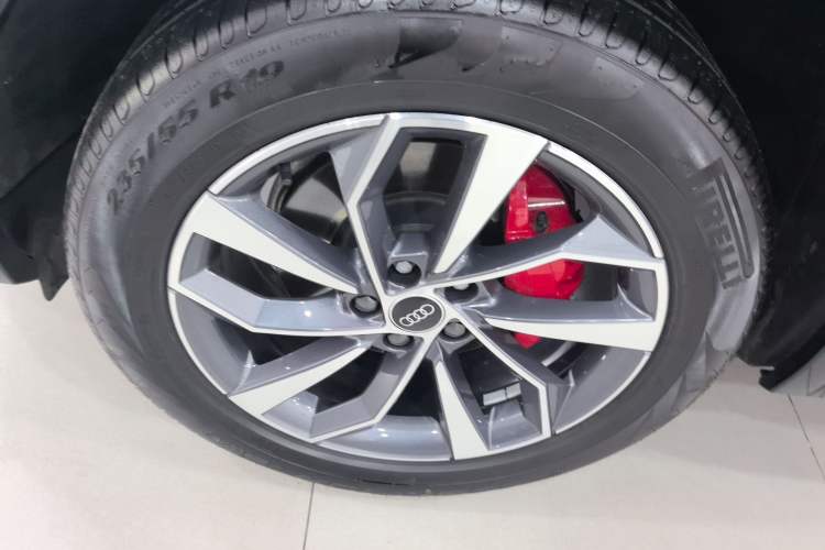 Used Audi Q5L 2024 40 TFSI Luxury Dynamic Edition Left Front Wheel Hub
