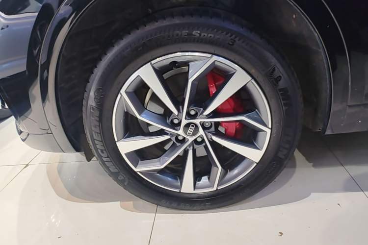 Used Audi Q5L 2024 40 TFSI Luxury Dynamic Edition Left Front Wheel Hub