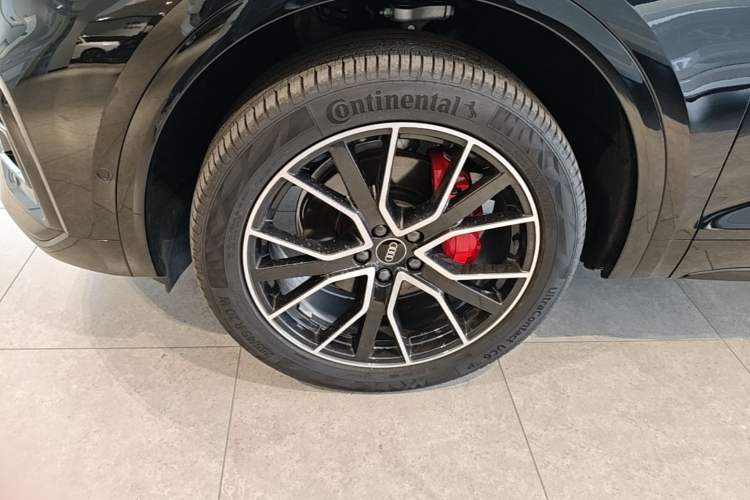 Used Audi Q5L 2024 45 TFSI Luxury Dynamic Model Left Front Wheel Hub