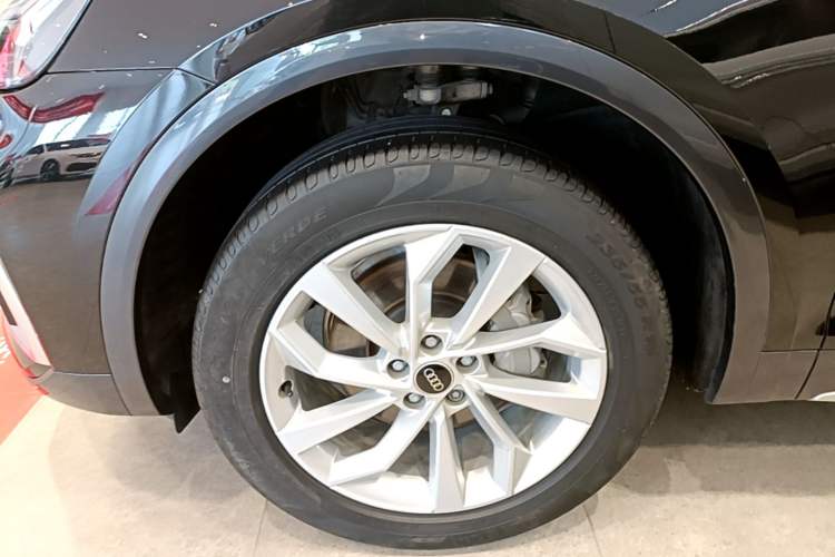 Used Audi Q5L 2024 40 TFSI Luxury Prestige Edition Left Front Wheel Hub