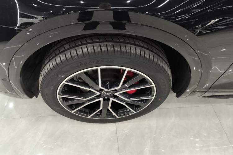 Used Audi Q5L 2024 45 TFSI Luxury Dynamic Model Left Front Wheel Hub