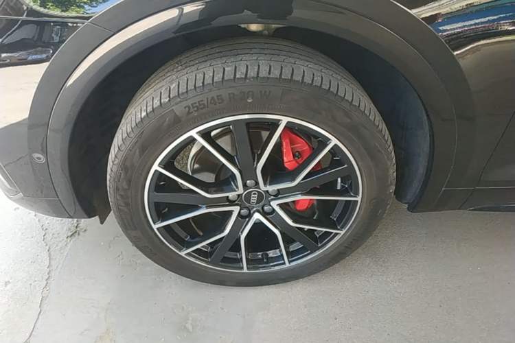 Used Audi Q5L 2024 45 TFSI Luxury Dynamic Model Left Front Wheel Hub