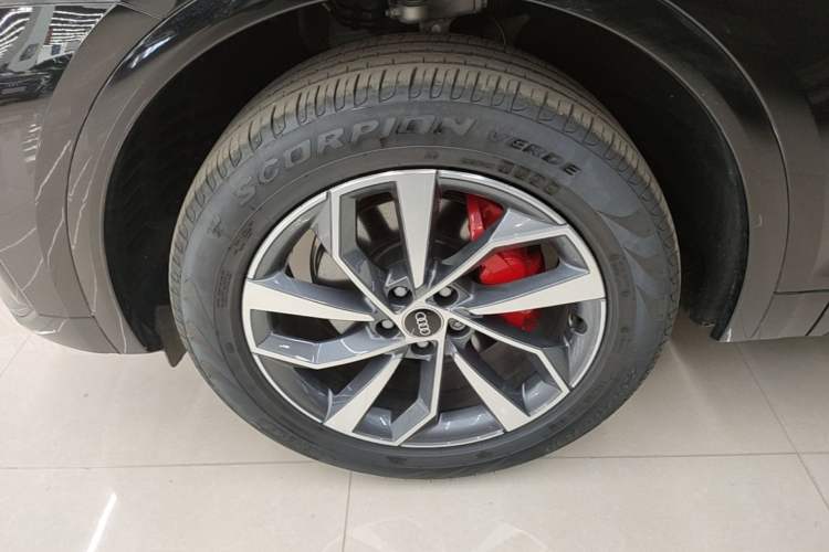 Used Audi Q5L 2024 40 TFSI Luxury Dynamic Edition Left Front Wheel Hub