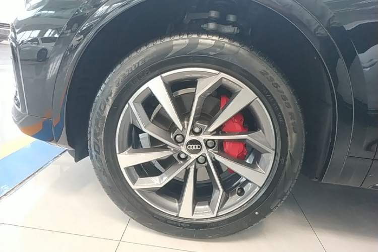 Used Audi Q5L 2024 40 TFSI Luxury Dynamic Edition Left Front Wheel Hub